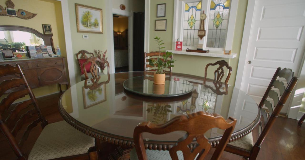 Granbury Gardens Bed And Breakfast Екстер'єр фото