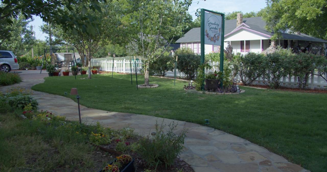 Granbury Gardens Bed And Breakfast Екстер'єр фото