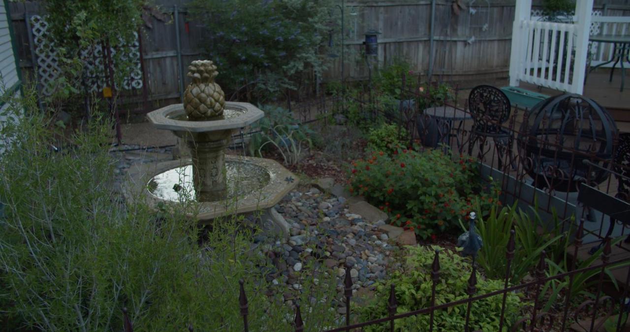 Granbury Gardens Bed And Breakfast Екстер'єр фото