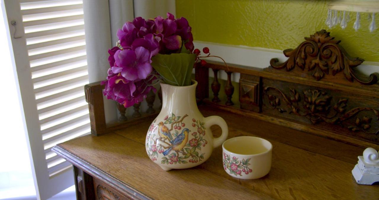 Granbury Gardens Bed And Breakfast Екстер'єр фото