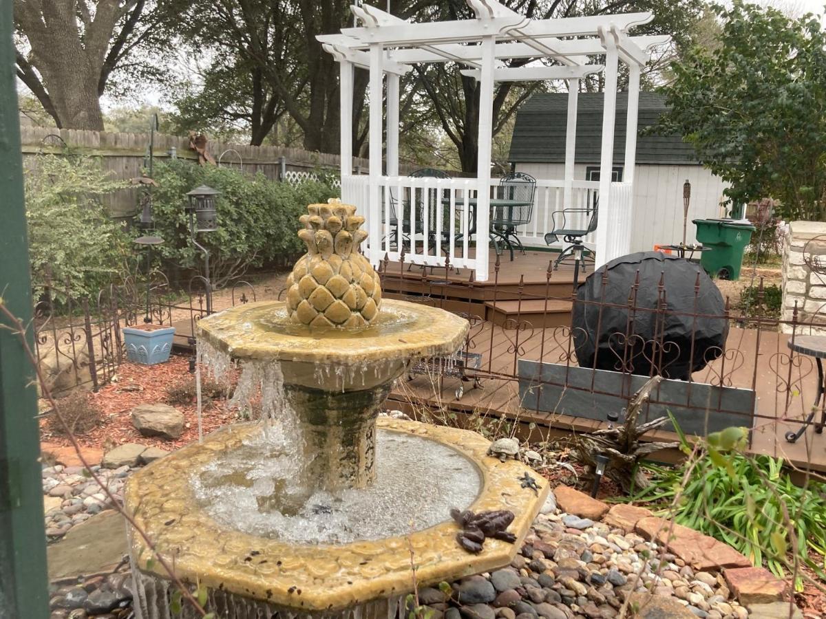 Granbury Gardens Bed And Breakfast Екстер'єр фото