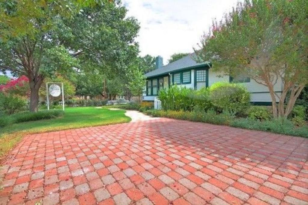Granbury Gardens Bed And Breakfast Екстер'єр фото